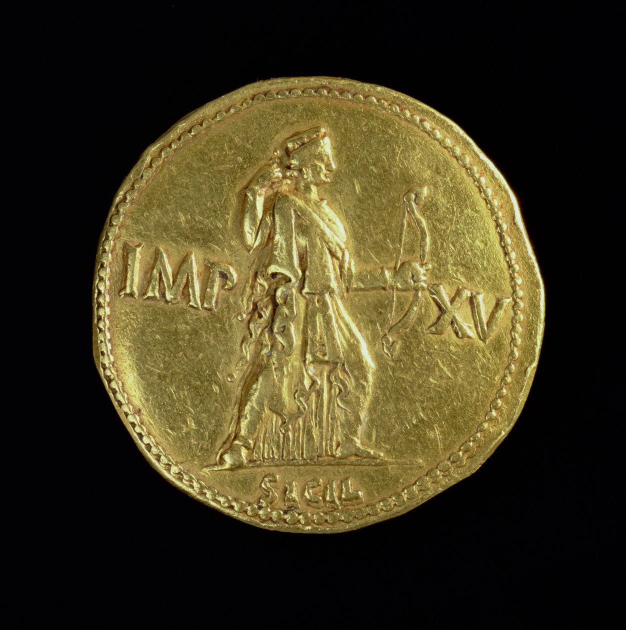 Augustus császár (Kr. e. 31-i.sz. 14) arany többszöröse (fordítva), amely Diana istennőt ábrázolja. Felirat: IMP XV Diana bal és jobb oldalán, a SICIL alatt (előlapját lásd: 85232) alkotó: Roman