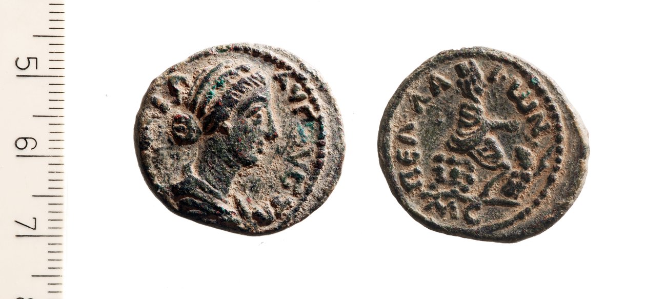 Lucilla (fém) alkotó: Roman