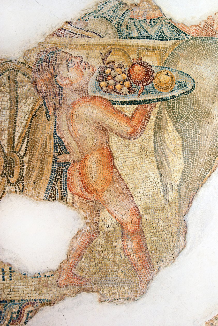 Dionüszosz diadalmas menete, a Gyümölcshozó részlete. Aion háza, Paphos, Ciprus mozaikja alkotó: Roman