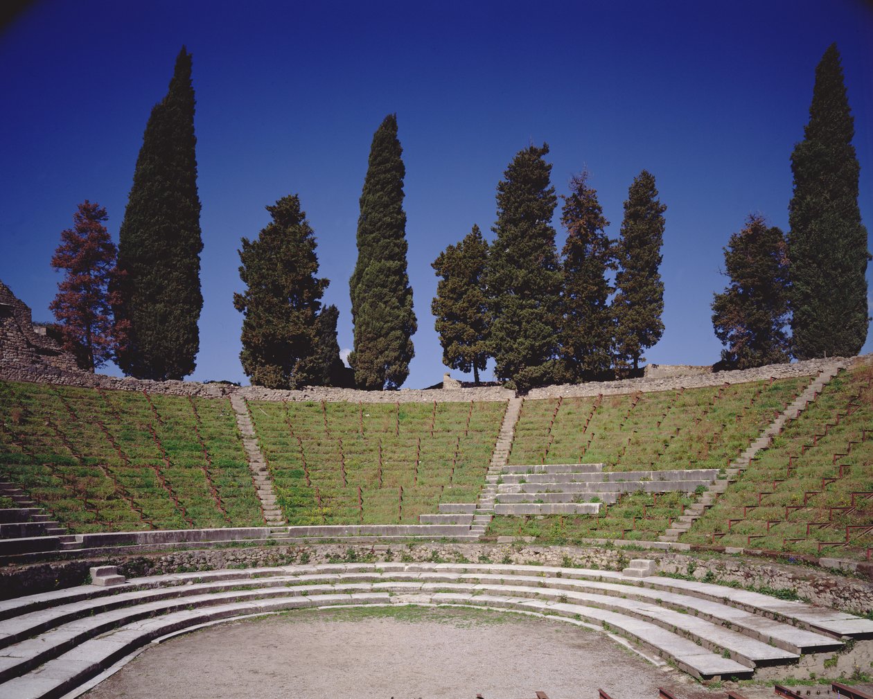 Tekintse meg a Teatro Grande-t alkotó: Roman