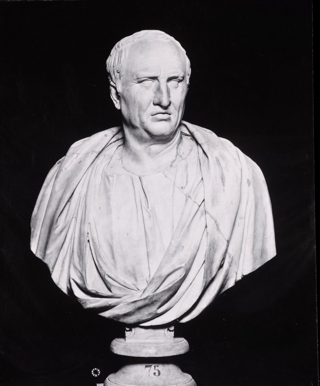 Marcus Tullius Cicero (Kr. e. 106-43) mellszobra alkotó: Roman Roman
