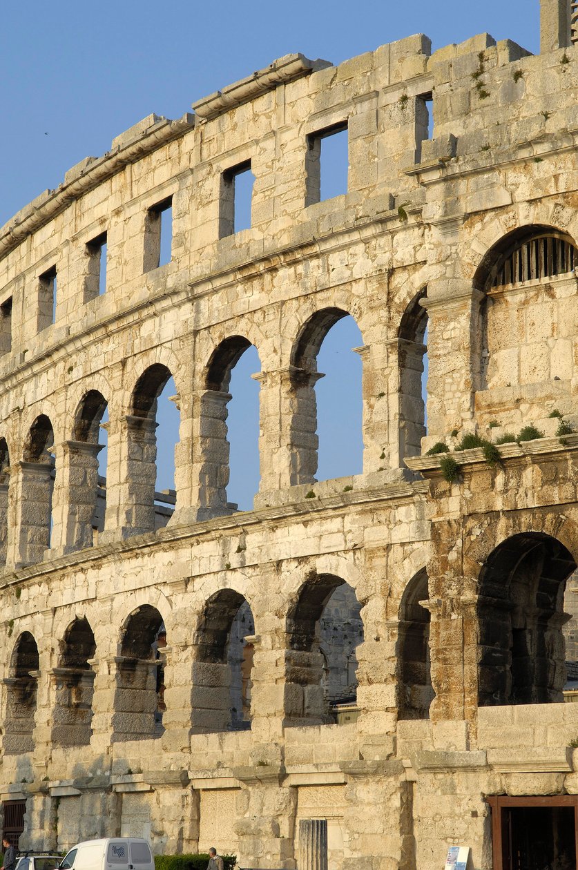 Pulai Amfiteátrum, Horvátország alkotó: Roman