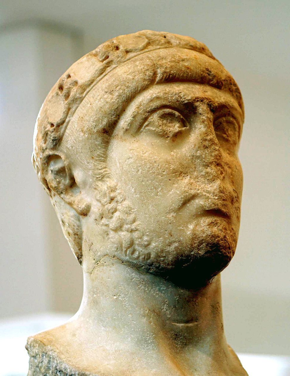 Gratianus császár mellszobra alkotó: Roman