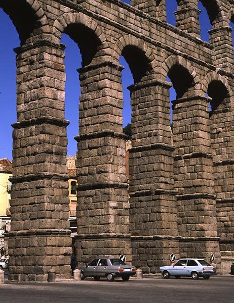 Részlet a római vízvezetékből (fotó) alkotó: Roman