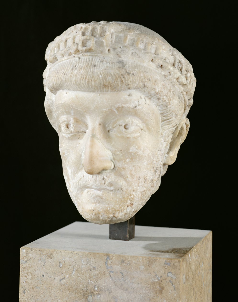II. Theodosius császár feje (408-450) (márvány) alkotó: Roman