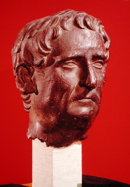 Traianus atya, Pontesből (bronz) alkotó: Roman