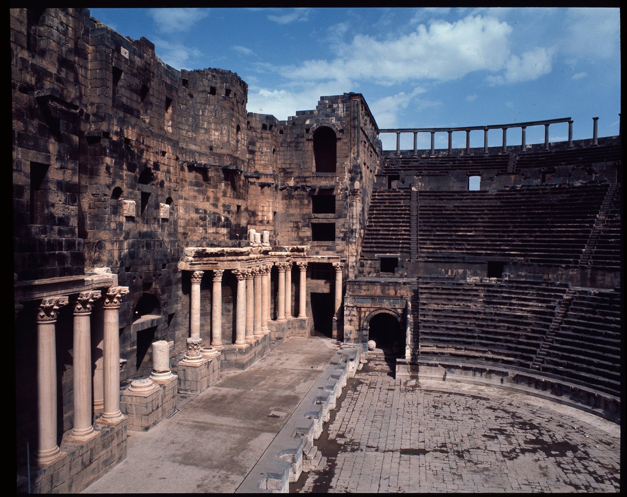 Kilátás a színházra (fényképezés) alkotó: Roman