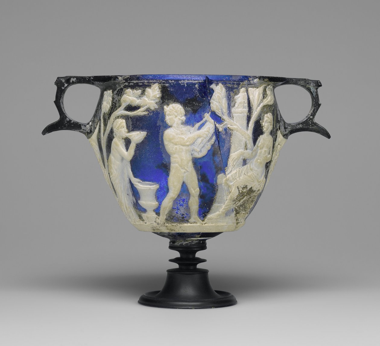 Cameo Glass Skyphos, c.1 AD (üveg) alkotó: Roman Imperial Period