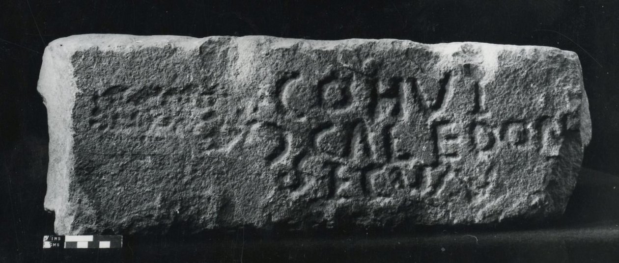 Századi kő (kő) alkotó: Roman Roman