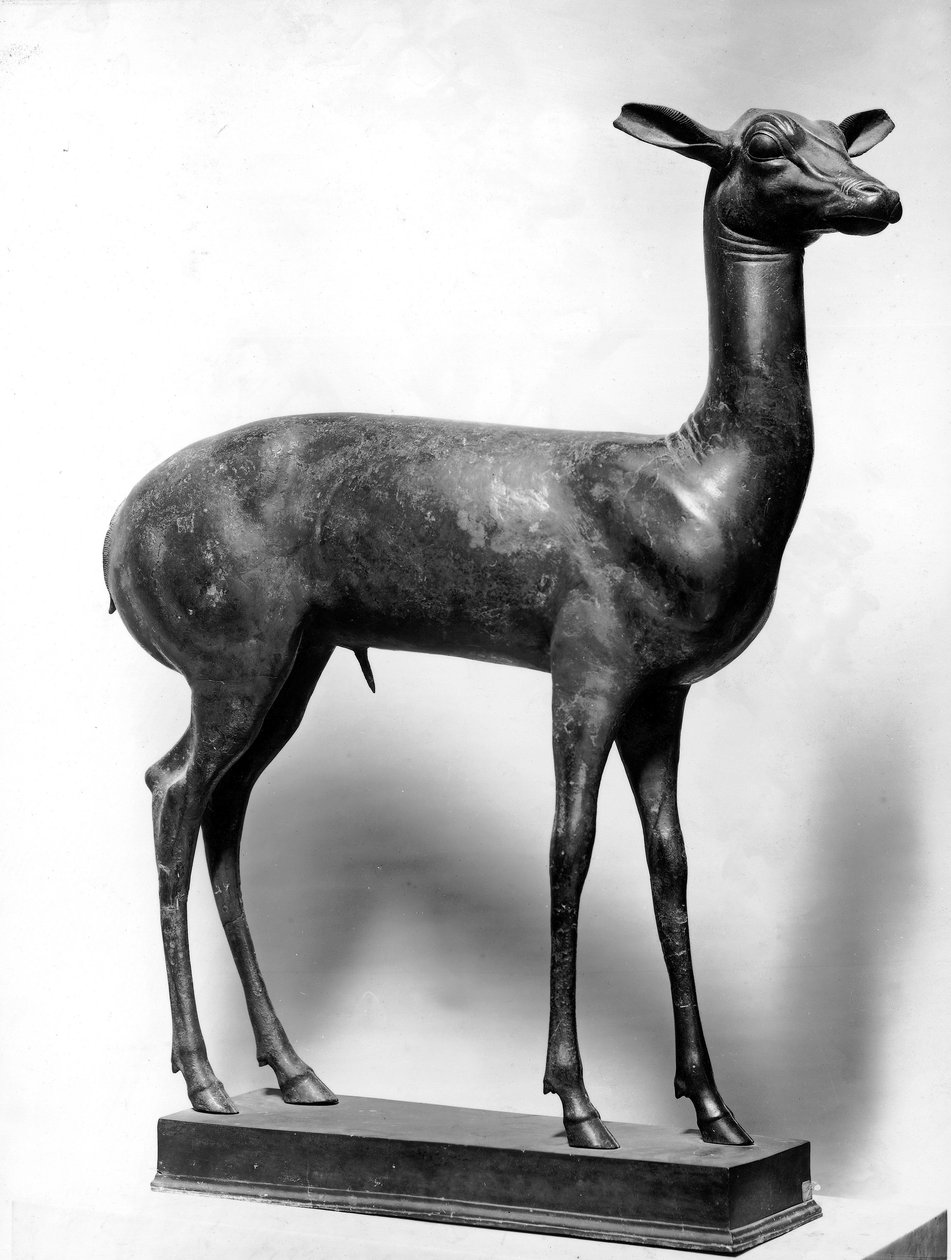 Szarvas szobrocska (bronz) alkotó: Roman Roman