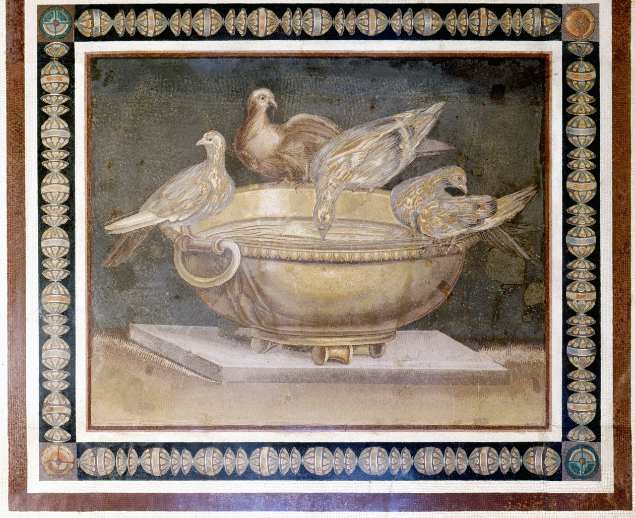 4 galambot ábrázoló római mozaik. alkotó: Roman Roman