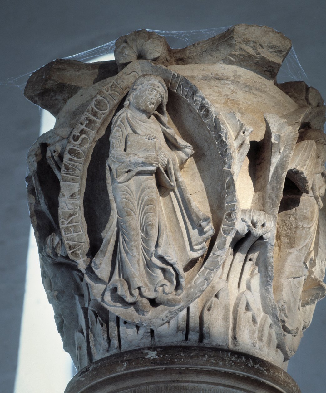 A kórus fővárosa (szobor alkotó: Romanesque