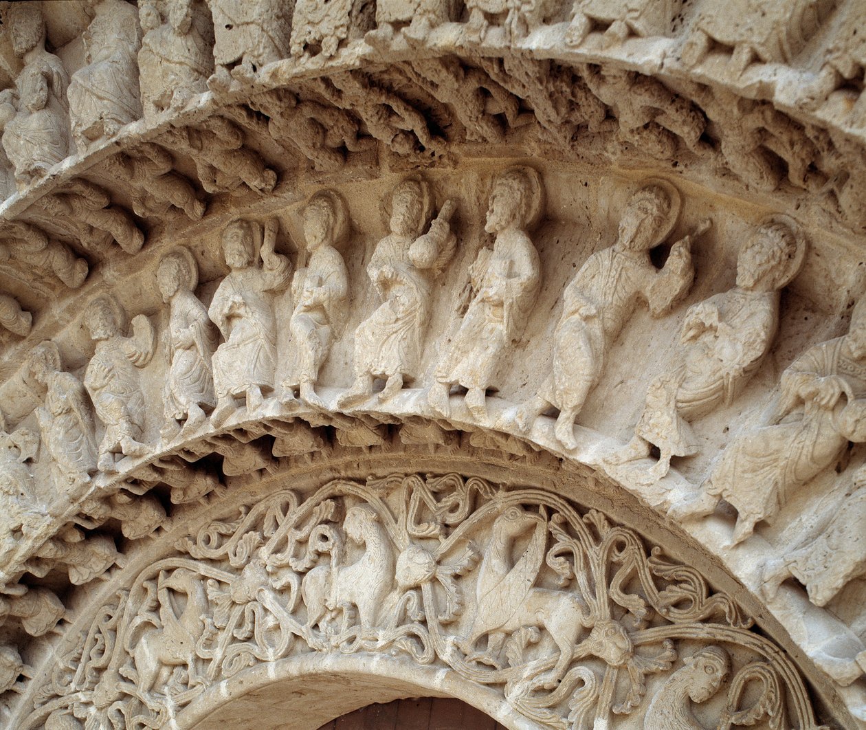 Részlet a déli portál szobrairól alkotó: Romanesque