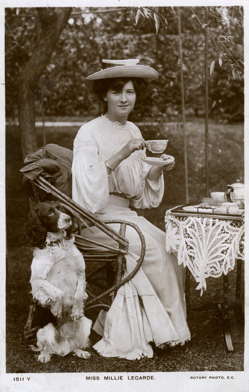 Millie Legarde angol színésznő, 1906. alkotó: Rotary Photo