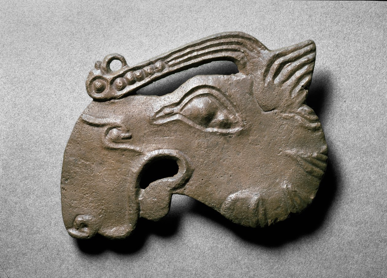Elk fej emléktábla, a VI. sírból a Nymphaeumban (bronz) alkotó: Scythian