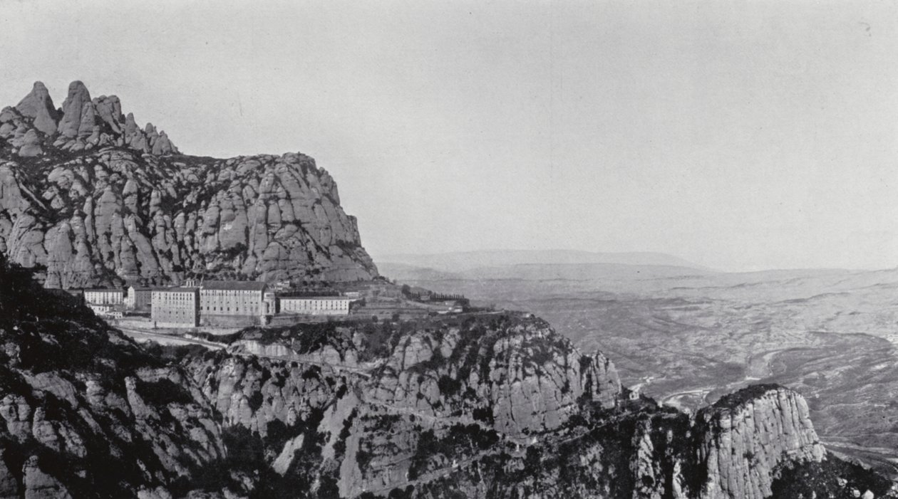 Montserrat általános látképe (fekete-fehér fotó) alkotó: Spanish Photographer