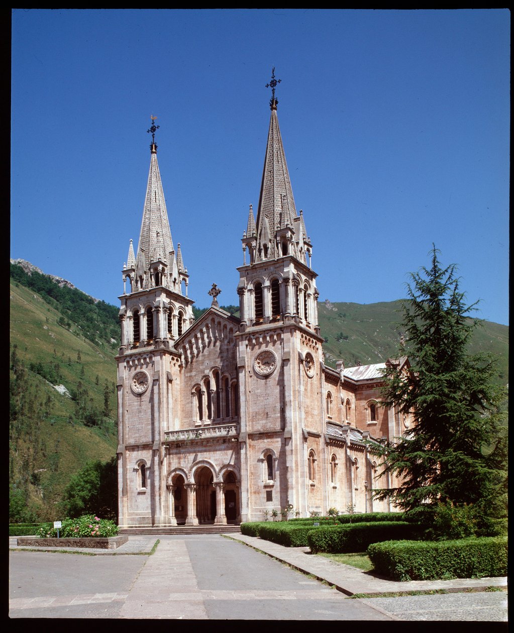 Kilátás a Bazilikára alkotó: Spanish School