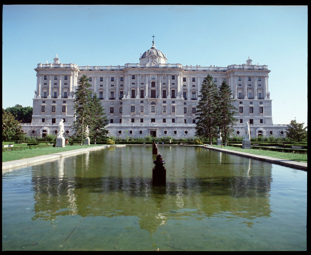 Kilátás a királyi palotára (1738-1755) (fotó) alkotó: Spanish School