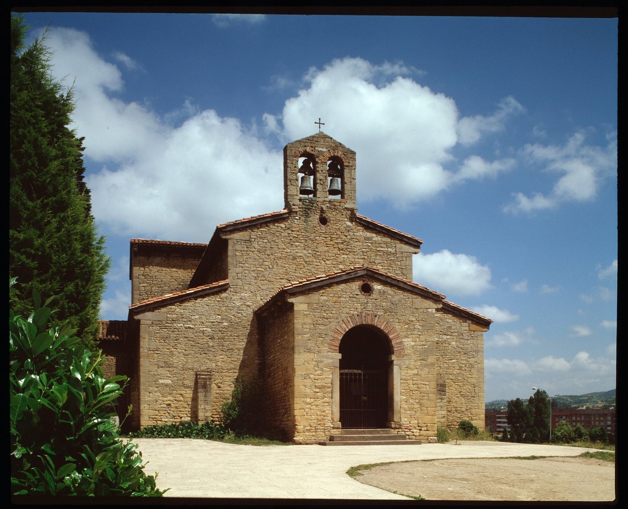 Kilátás a templomra (820) alkotó: Spanish School
