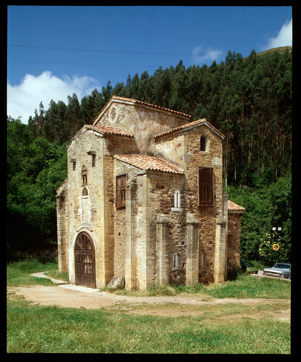 Kilátás a templomra (848) alkotó: Spanish School