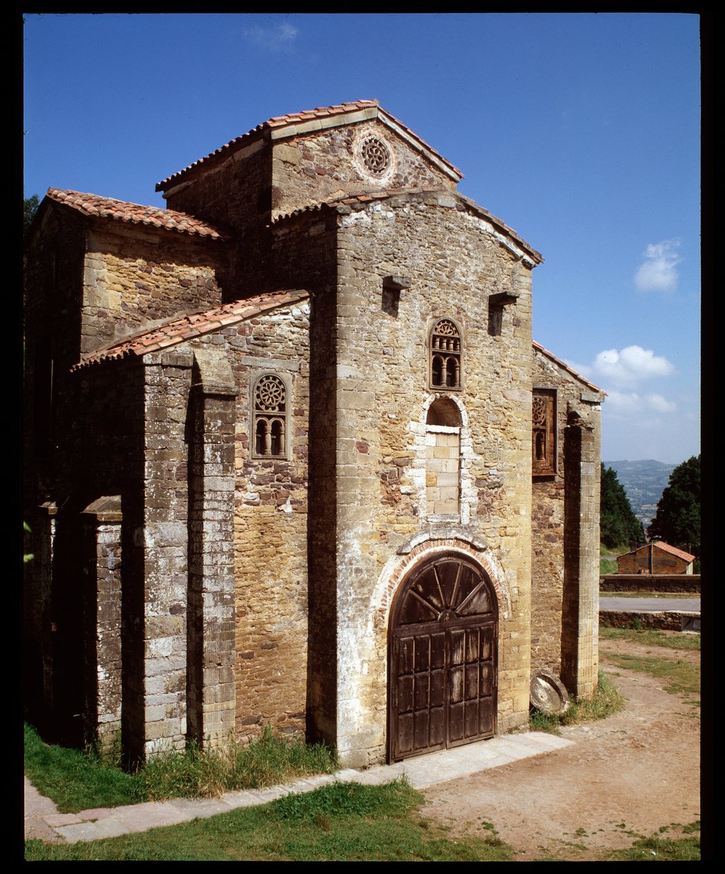 Kilátás a templomra (848) alkotó: Spanish School