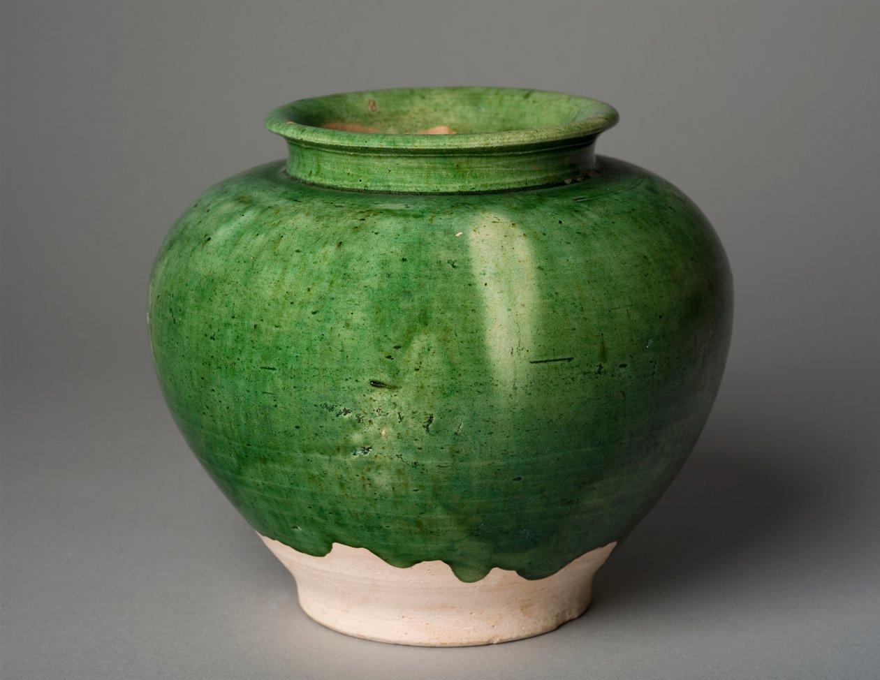 Zöld mázas tégely (cserépedény) alkotó: Tang Dynasty Chinese School
