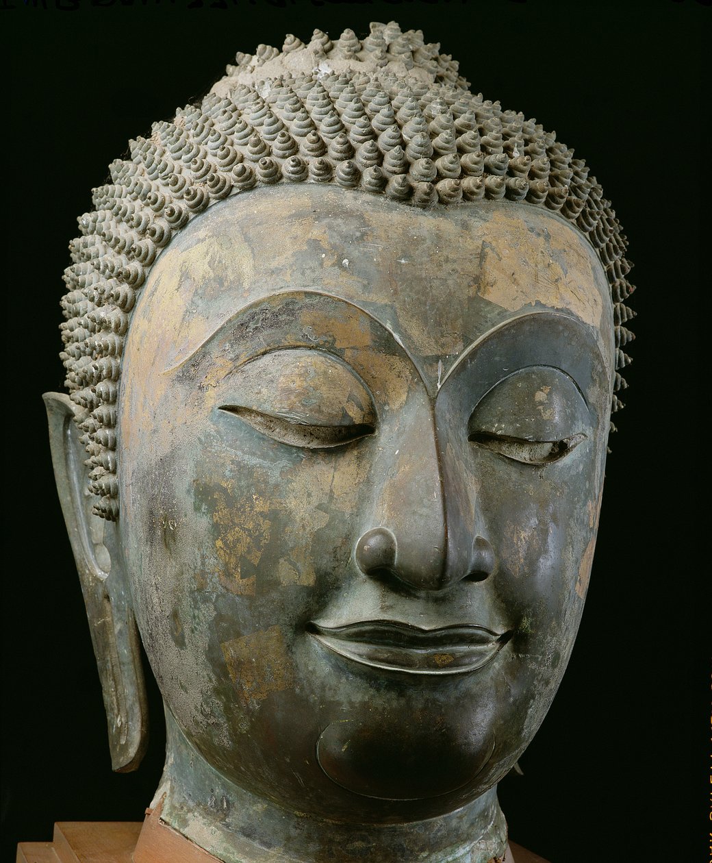 Óriás Buddha feje (bronz) alkotó: Thai