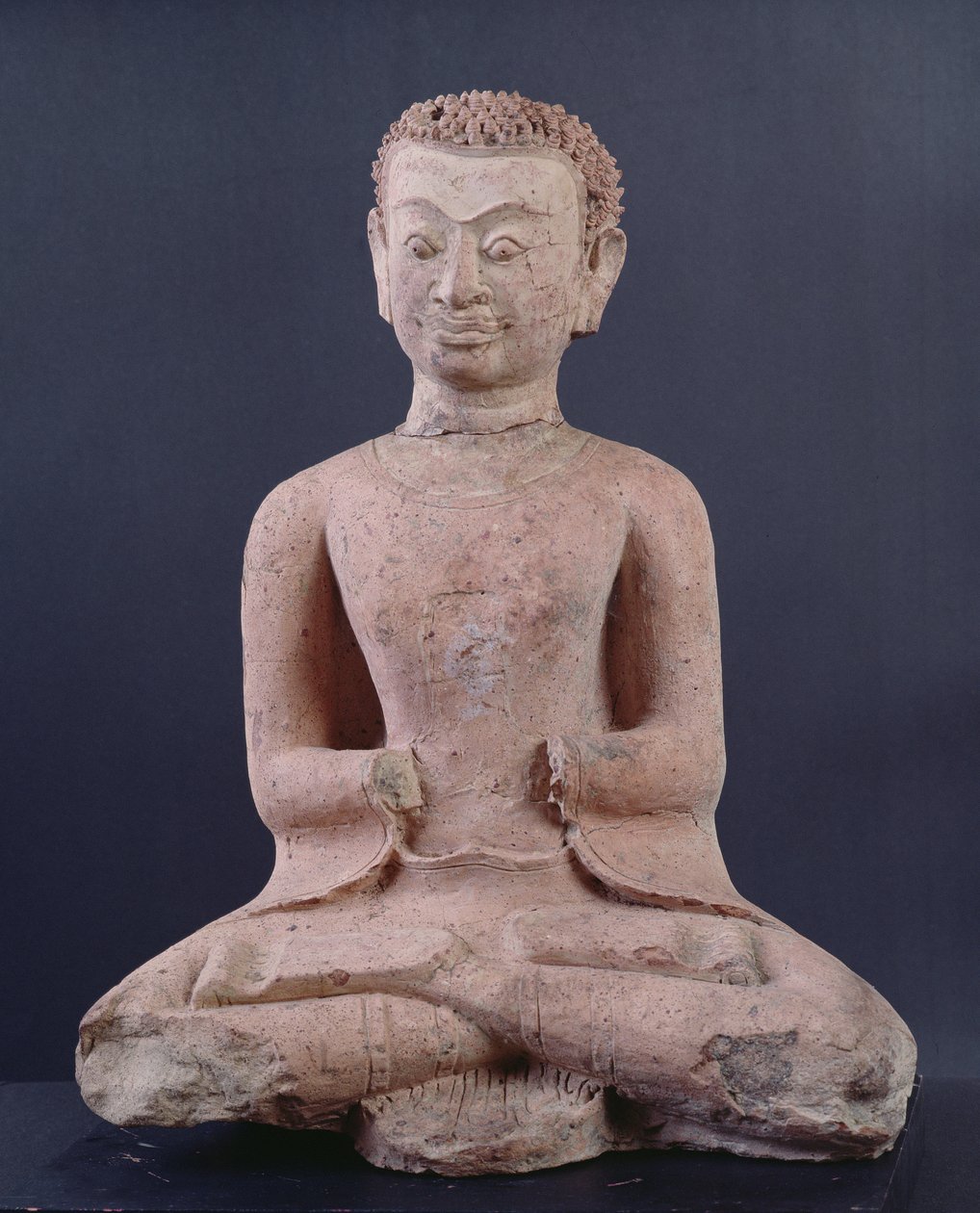 Tanítvány imádatban (terrakotta) alkotó: Thai School