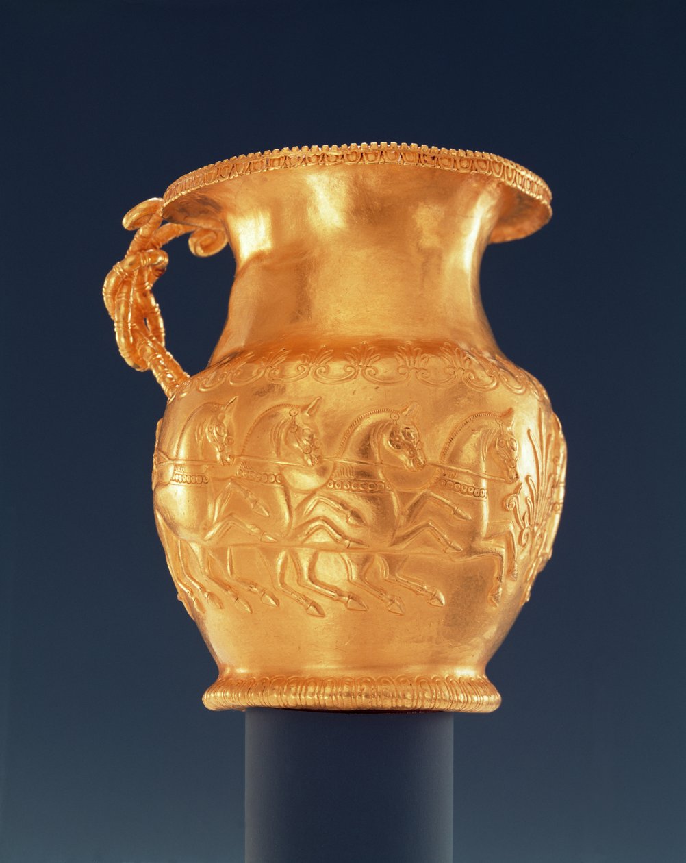 Bögre, ie 380-350 körül (arany) alkotó: Thracian