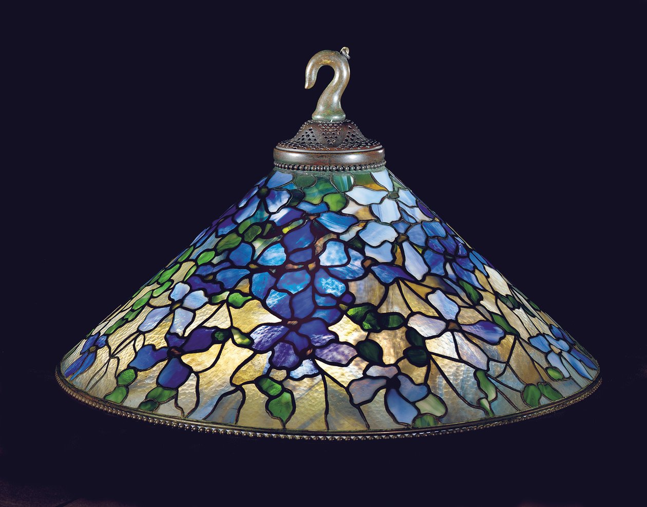 Clematis csillár, 1910 körül (ólmozott üveg és bronz) alkotó: Tiffany and Company
