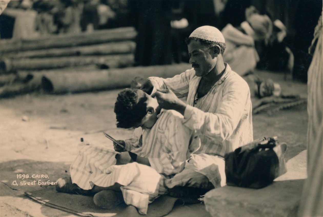 Egy utcai borbély, Kairó, Egyiptom, 1936 alkotó: Unbekannt