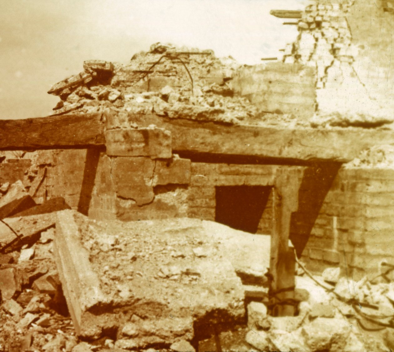 Tüzérség, Ramskapelle, Belgium, 1914-c1918 alkotó: Unbekannt