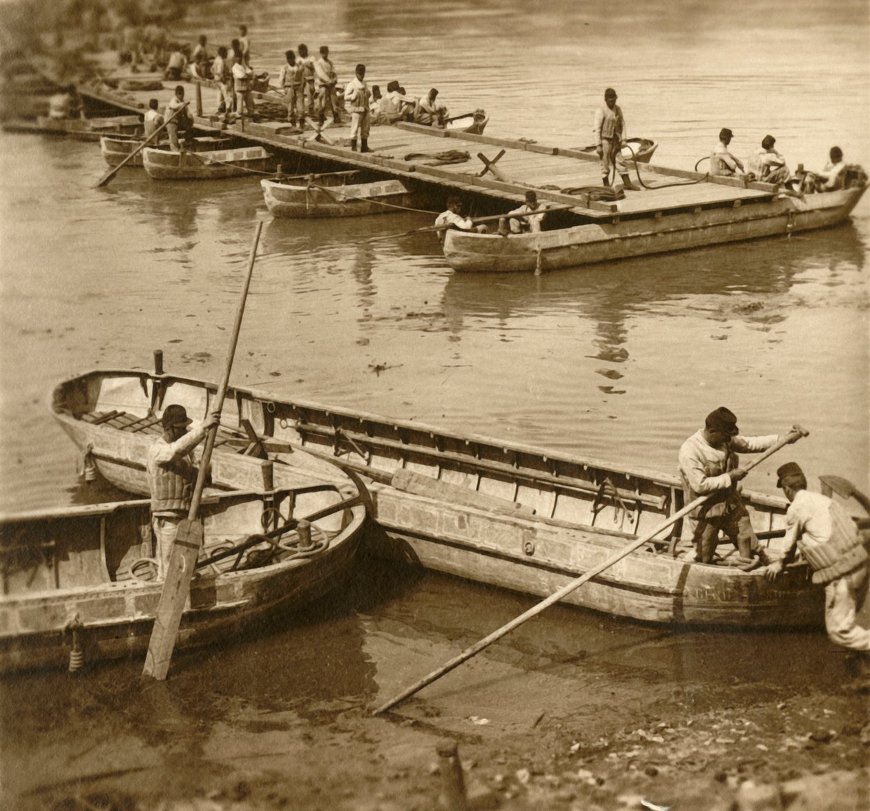 Pontonhíd összeszerelése, c1914-c1918 alkotó: Unbekannt