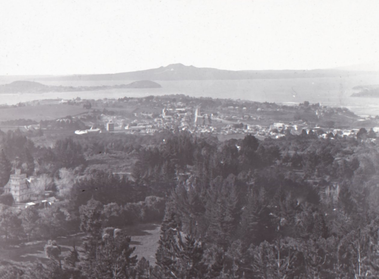 Auckland, a Mount Edenről, 19. század vége – 20. század eleje. alkotó: Unbekannt
