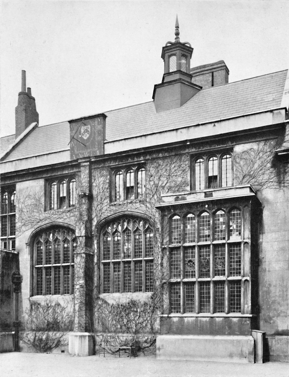 Charterhouse. Hall külseje öböllel, 1925 alkotó: Unbekannt