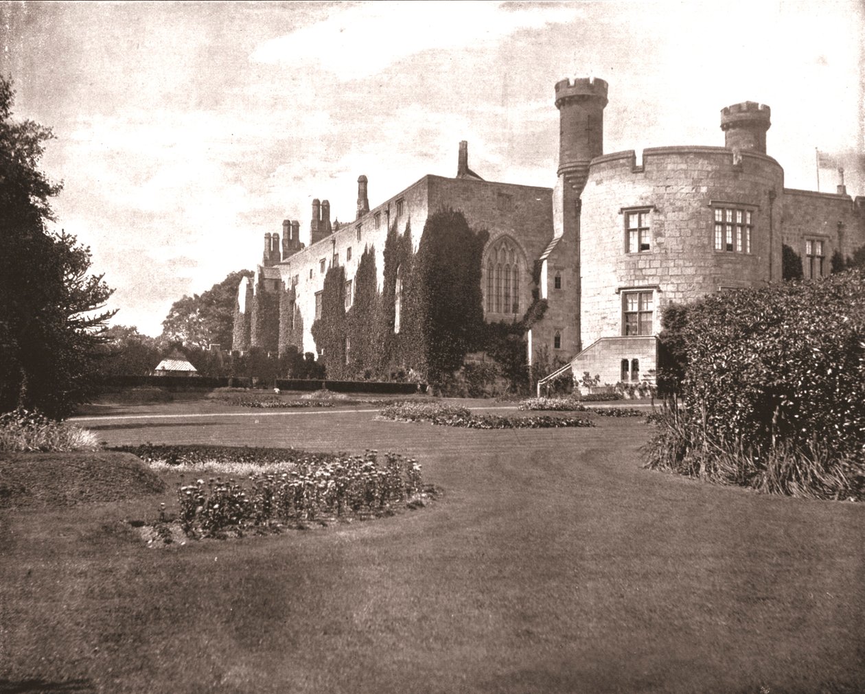 Chirk kastély, Chirk, Wrexham, Wales, 1894. alkotó: Unbekannt