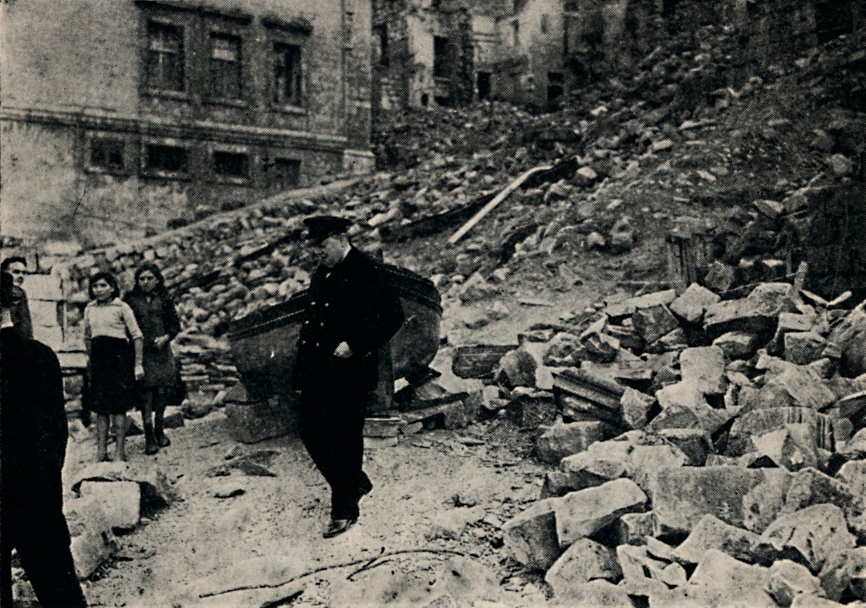 Churchill meglátogatja a megtépázott Máltát, 1943, 1945. alkotó: Unbekannt
