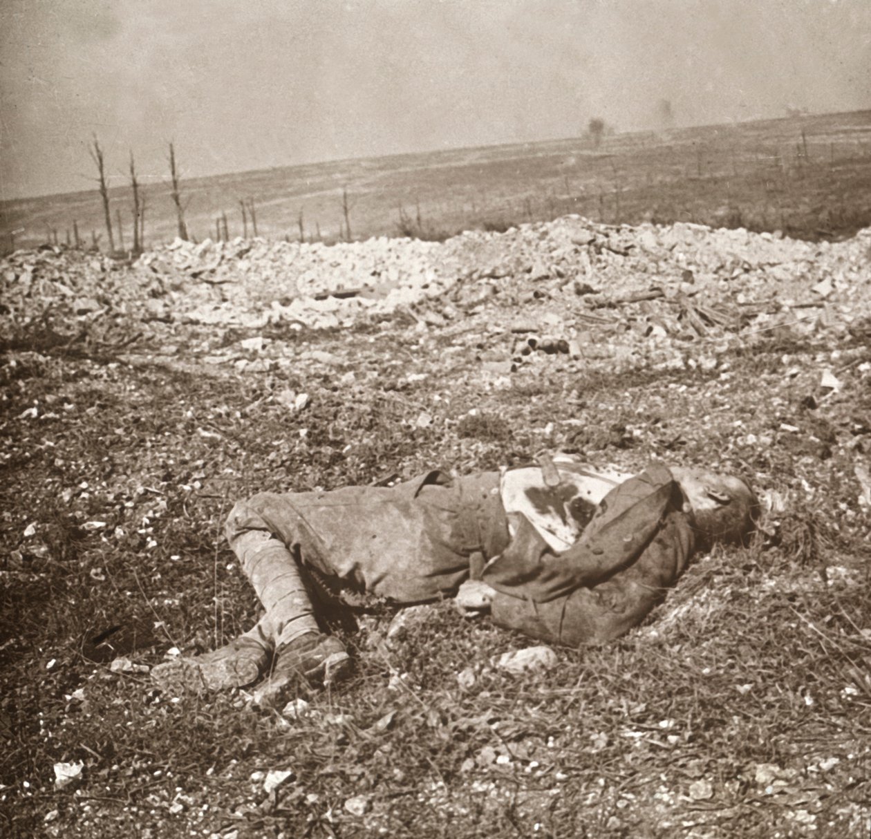 Halott német katona, Verdun, Észak-Franciaország, 1914-c1918. alkotó: Unbekannt