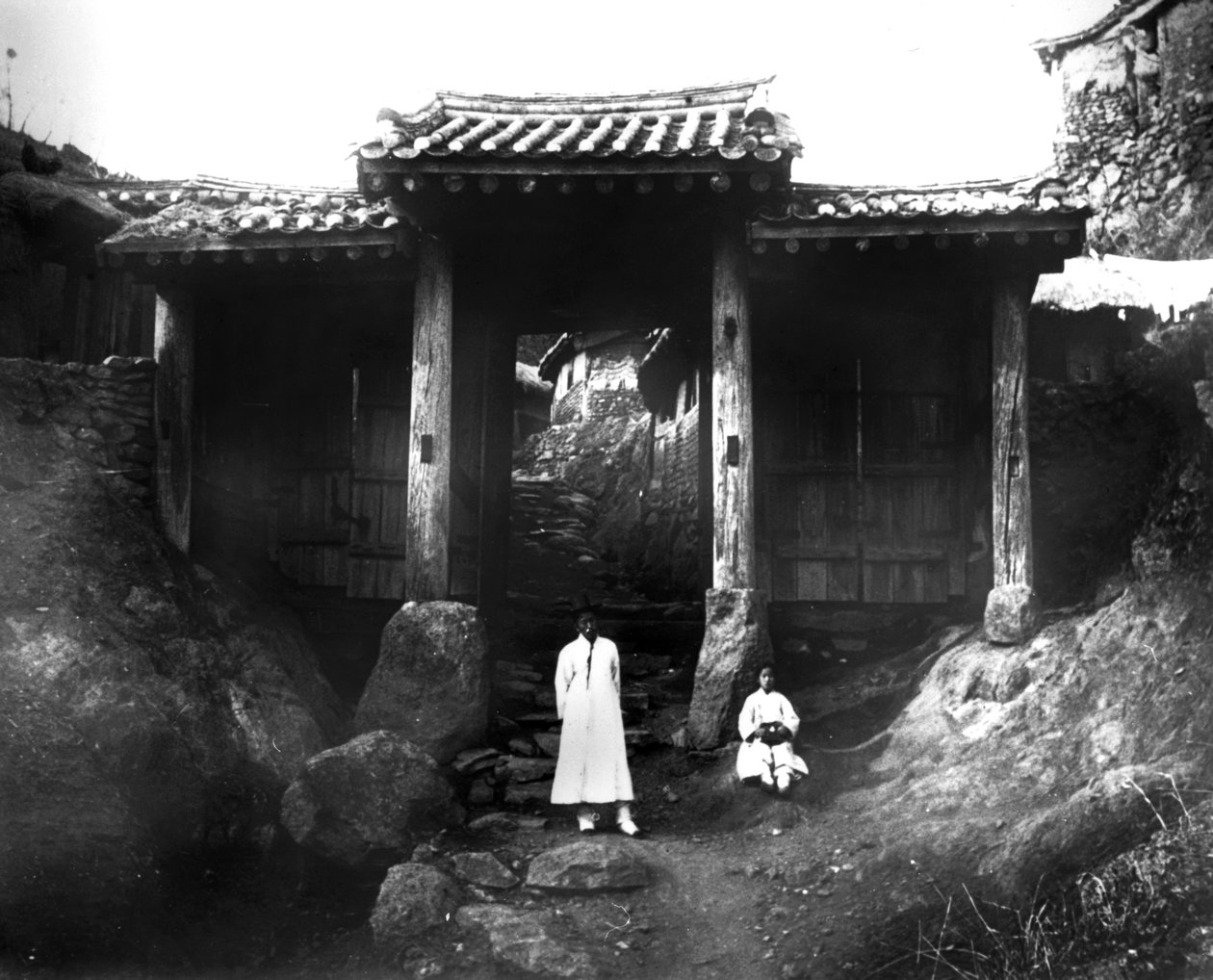 Bejárat egy faluba, Korea, 1900 alkotó: Unbekannt