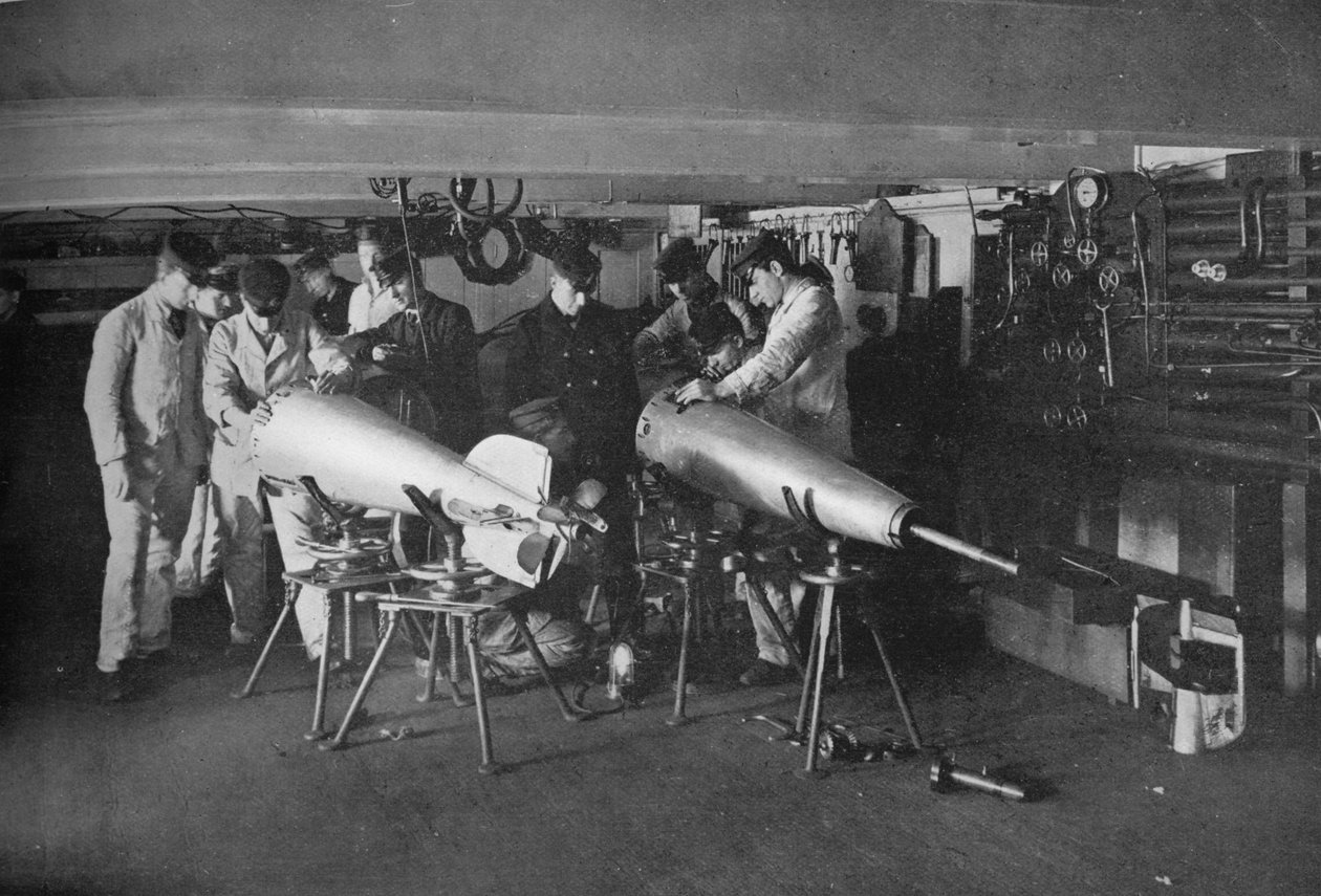 Egy torpedó vizsgálata, 1914 alkotó: Unbekannt