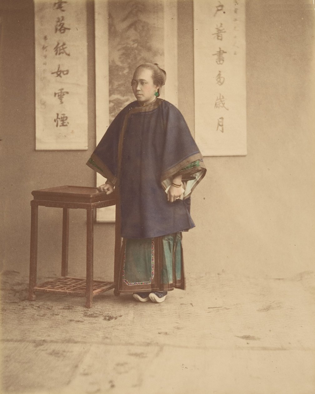 Városi nő, 1870-es évek. alkotó: Unbekannt