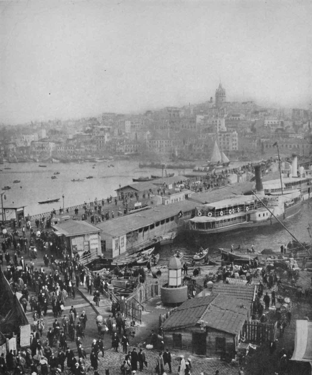 Galata híd, amely Galatát és Perát köti össze, 1913 alkotó: Unbekannt