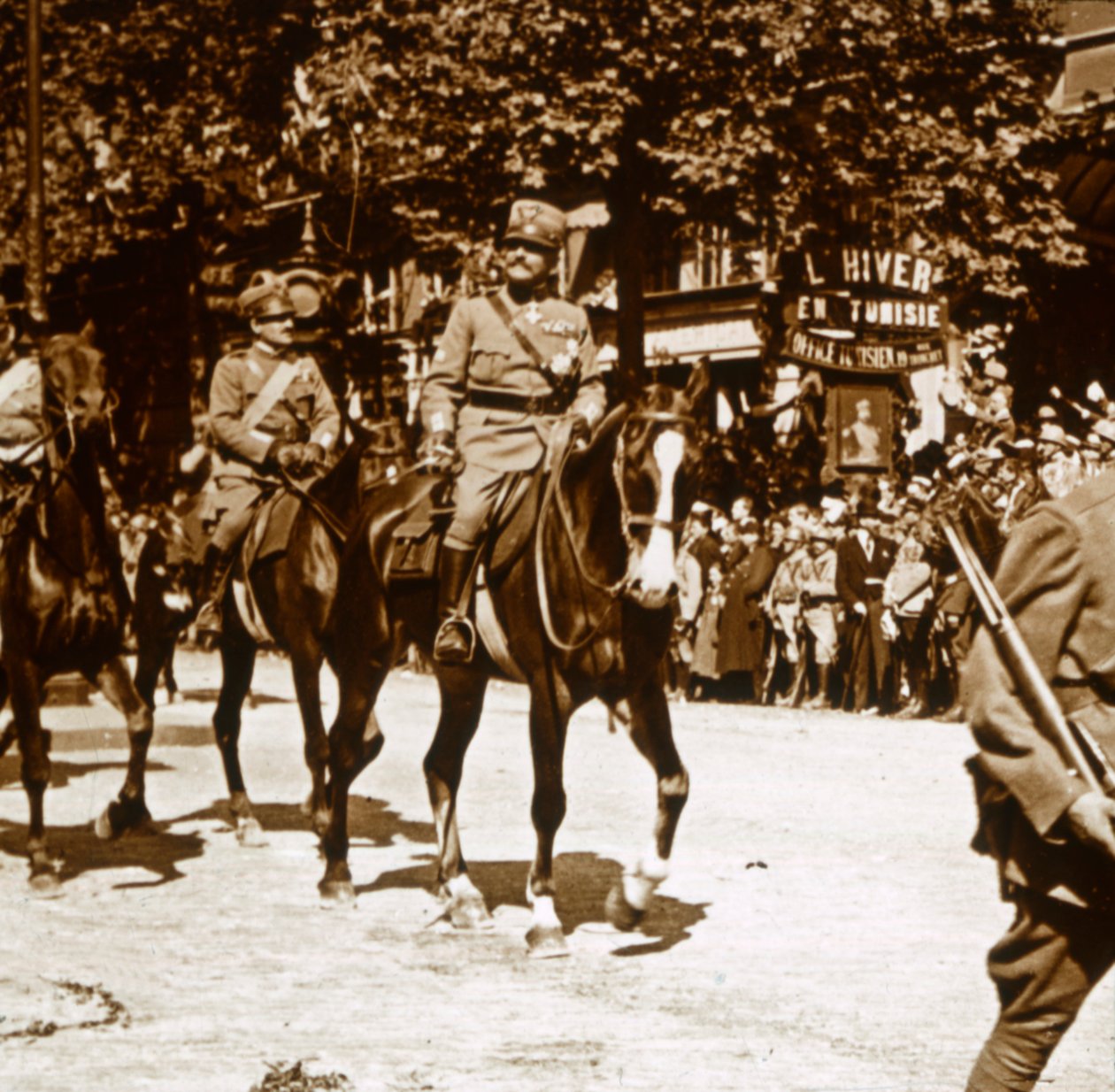 Olasz tisztek a győzelmi parádén, 1918 alkotó: Unbekannt