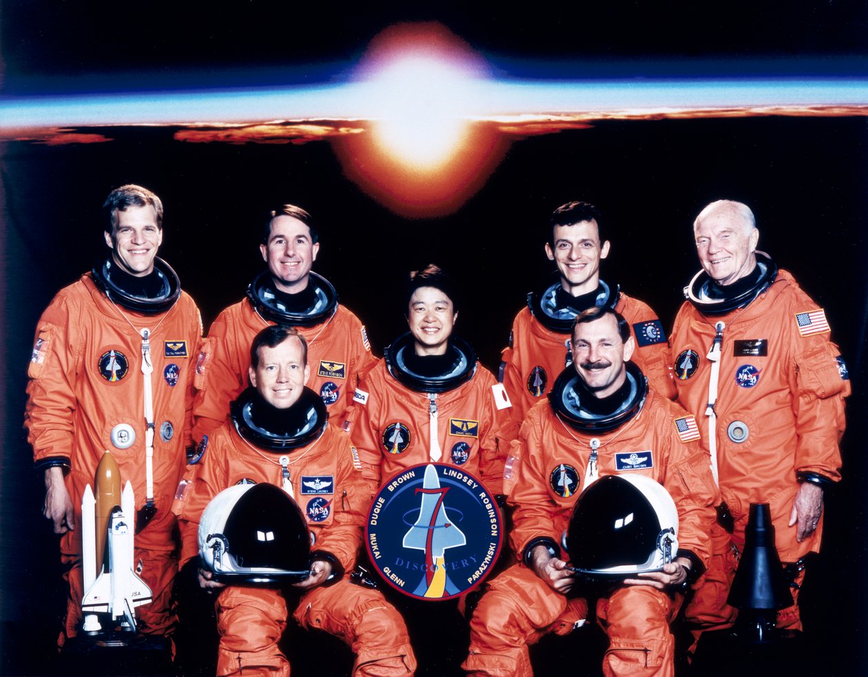 John Glenn és a legénység, 1998. június alkotó: Unbekannt