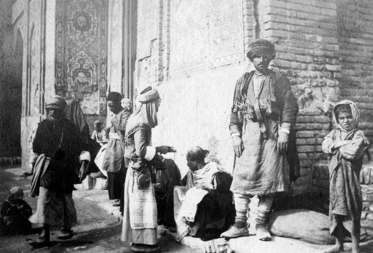 Kurd borbély, Kazimain mecset mellett, Irak, 1917-1919 alkotó: Unbekannt