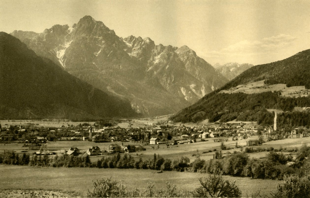Lienz és a Spitzkofel, Tirol, Ausztria, c1935. alkotó: Unbekannt