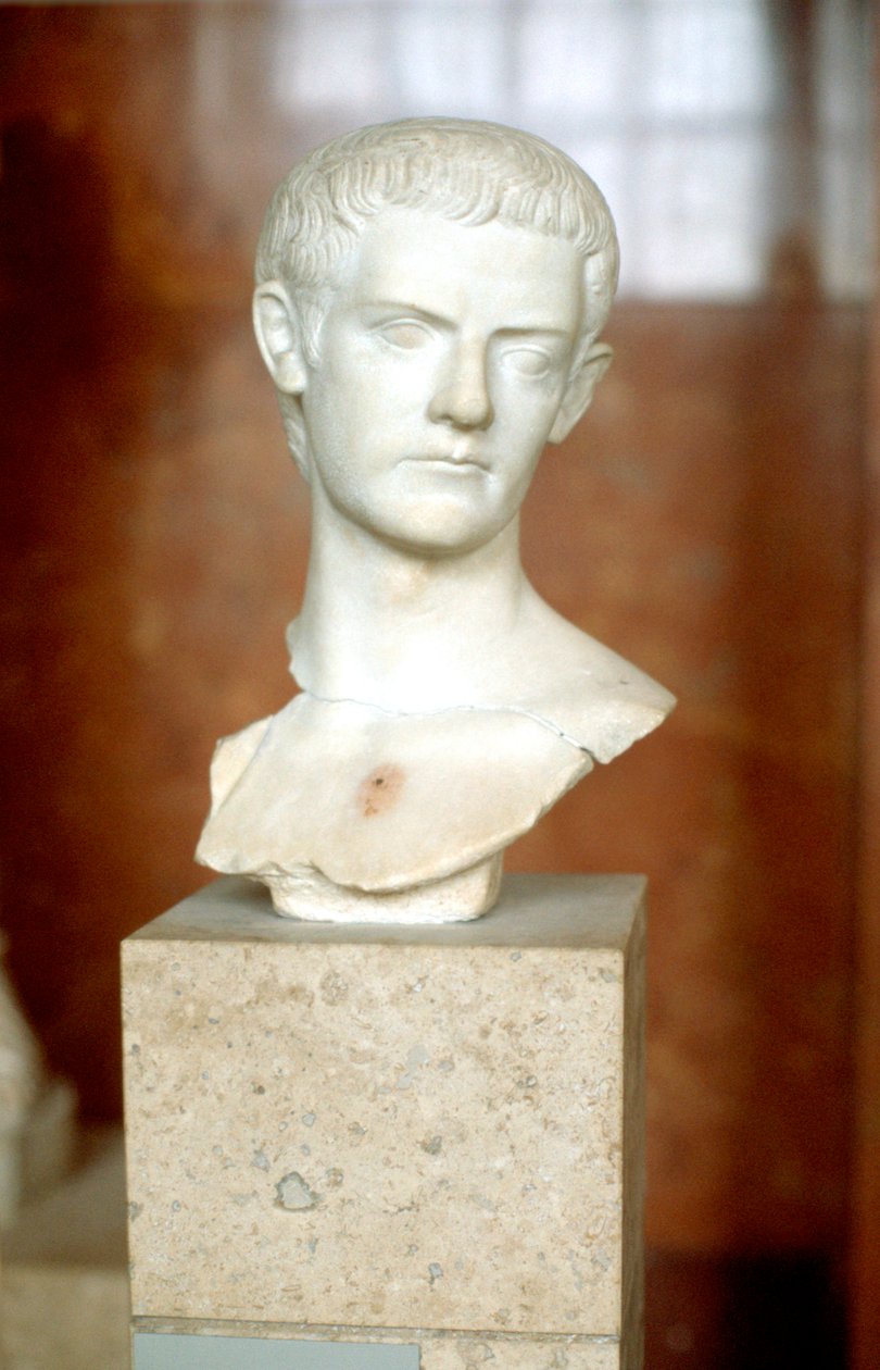 Caligula császár márvány mellszobra alkotó: Unbekannt