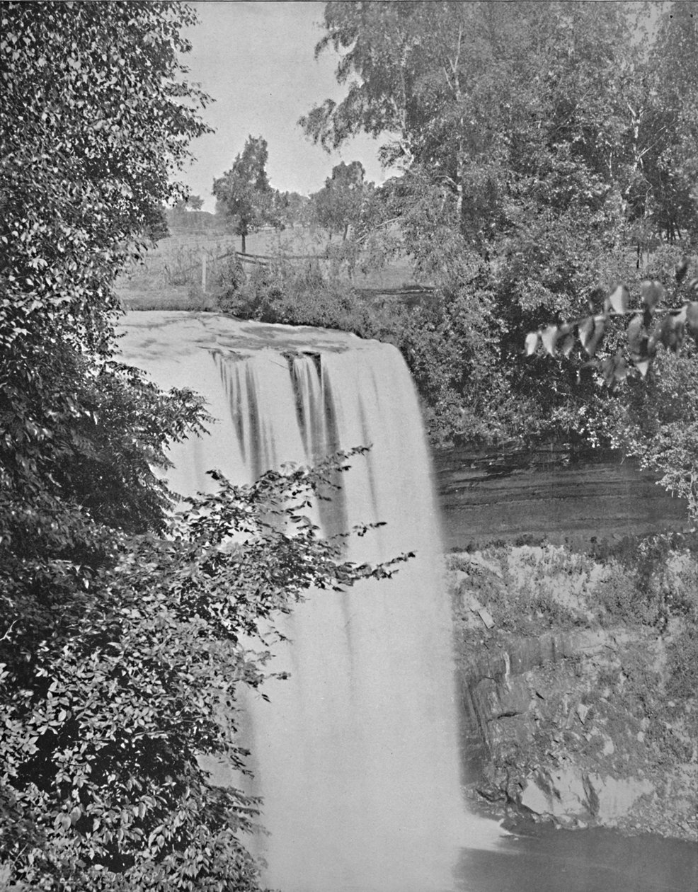 Minnehaha Falls, Minn., 1897. alkotó: Unbekannt