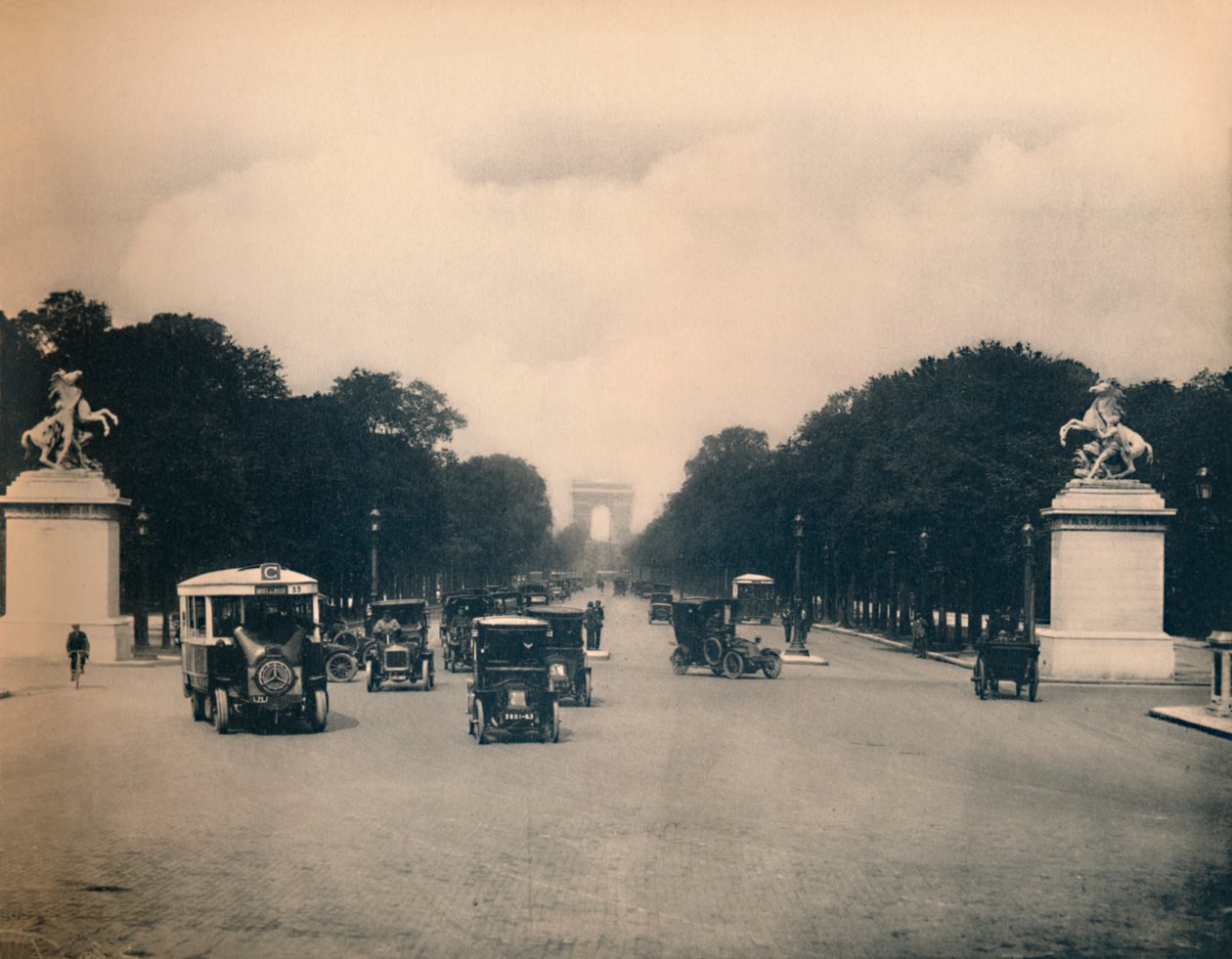 Párizs. - Avenue Des Champs-Elysées - LL, c1910. alkotó: Unbekannt