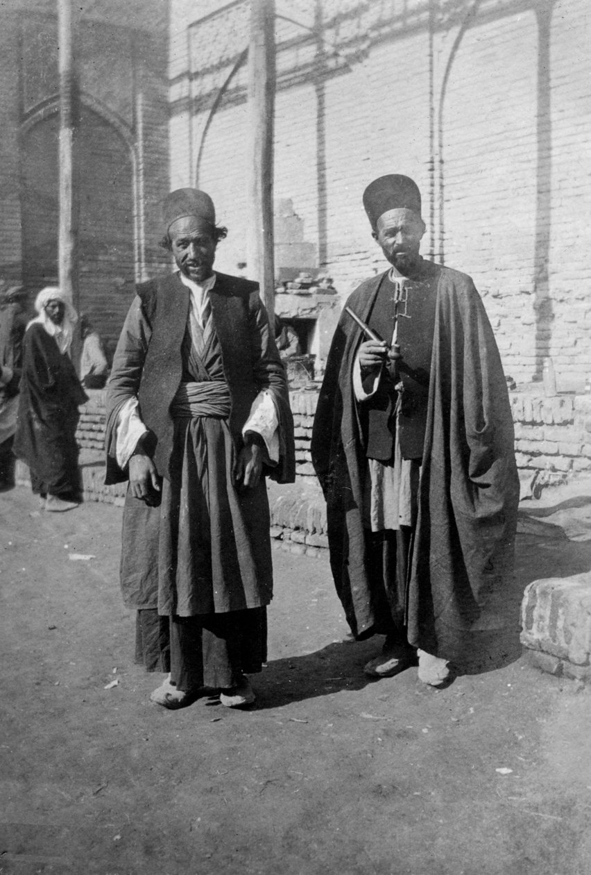 Perzsa zarándokok a Kazimain mecset mellett, Irak, 1917-1919 alkotó: Unbekannt